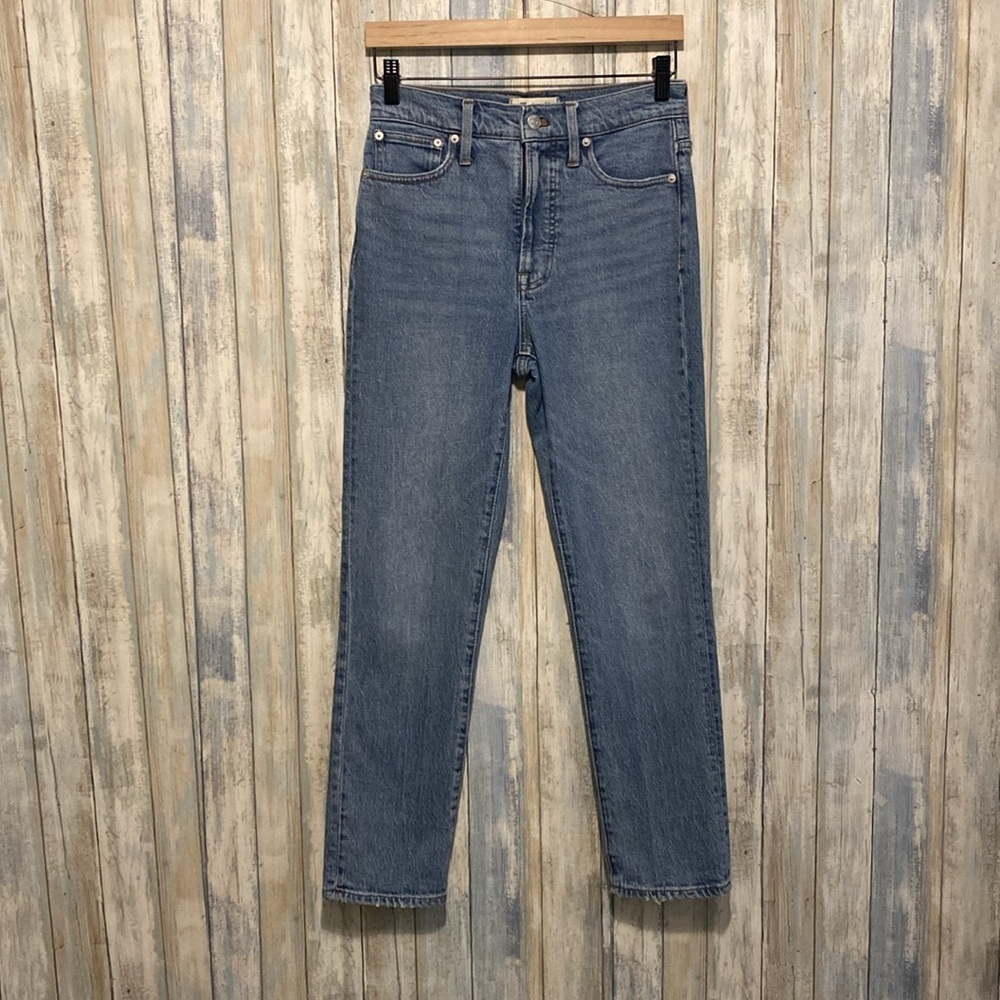 Madewell The Perfect Vintage Jean in Belbury Wash: TENCEL™ Denim Edition | 25 - Picture 3 of 10